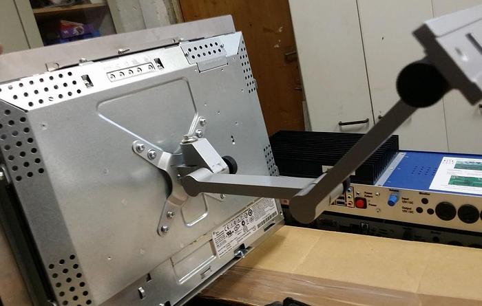 Neuer Industrie PC 1 und 17 Zoll Touch Monitor, Info Tain BS Tableau, Liftsteuerung, neuwertig -80%