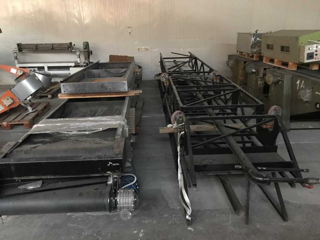 Used Nastro trasportatore dimensioni 1500×80 cm, con supporto su ruote e variatore di velocità, usato.