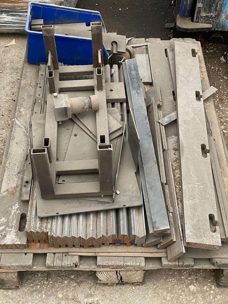 Used Amada HFE 1303 L - Hydraulic press - 2004