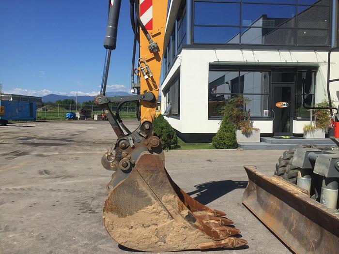 Used 2015 LIEBHERR A 914