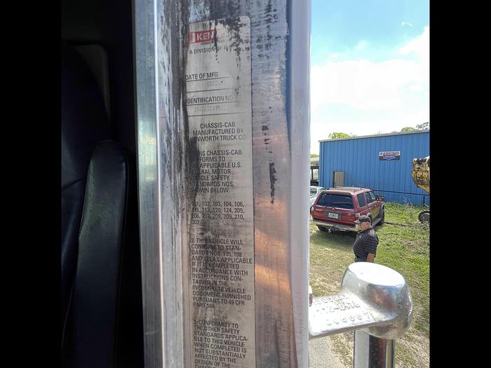 Used 2008 Kenworth T800 Tandem-Axle Dump Truck