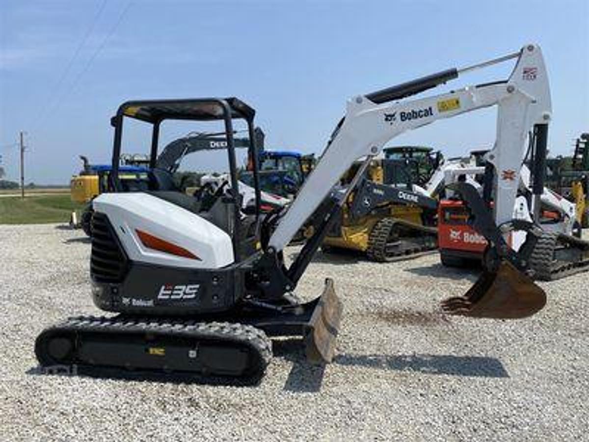 Used Excavator - 7,000 - 9,000lbs