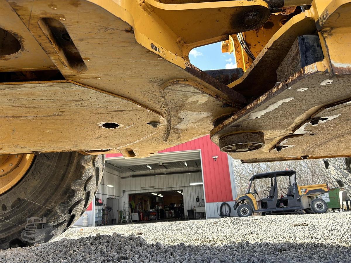 Used 2020 DEERE 624L