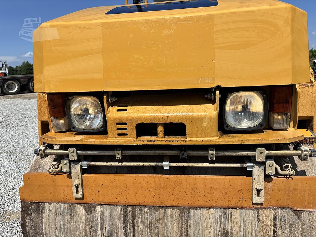 Used 2011 CATERPILLAR CB24
