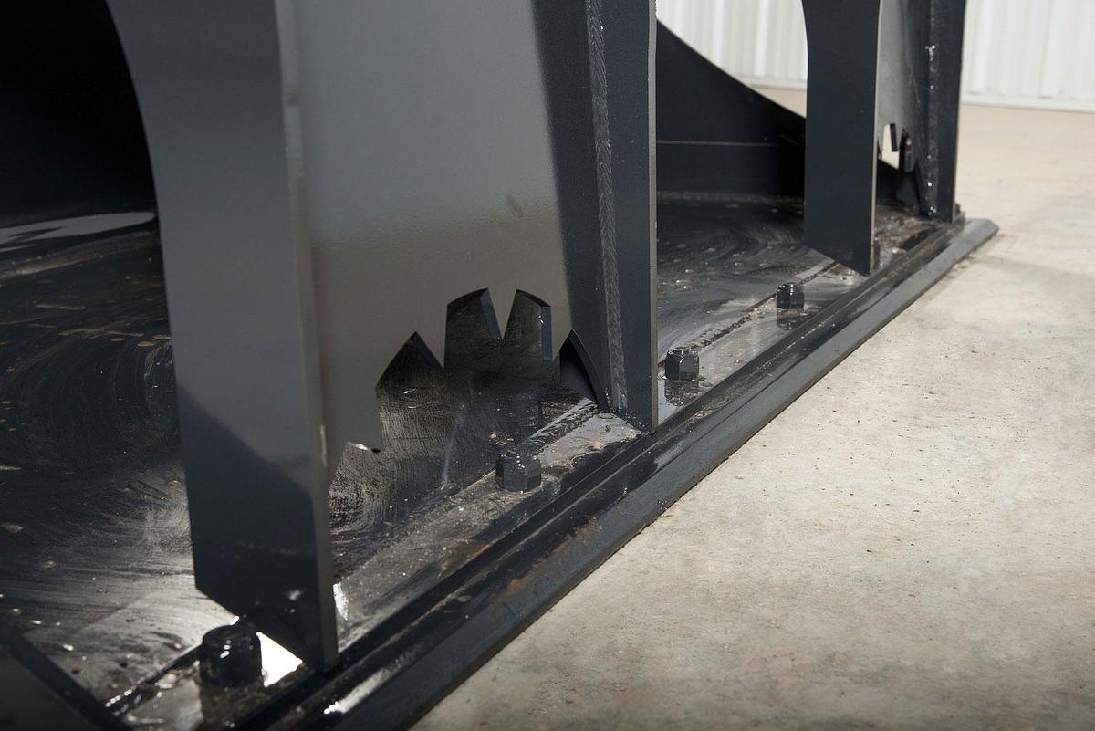 JENKINS IRON & STEEL 62" LOW PROFILE GRAPPLE BUCKET