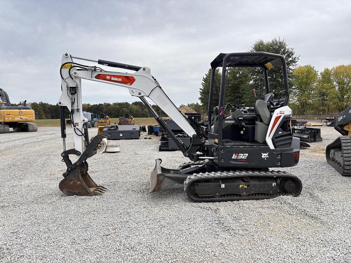 Used 2023 BOBCAT E32r2