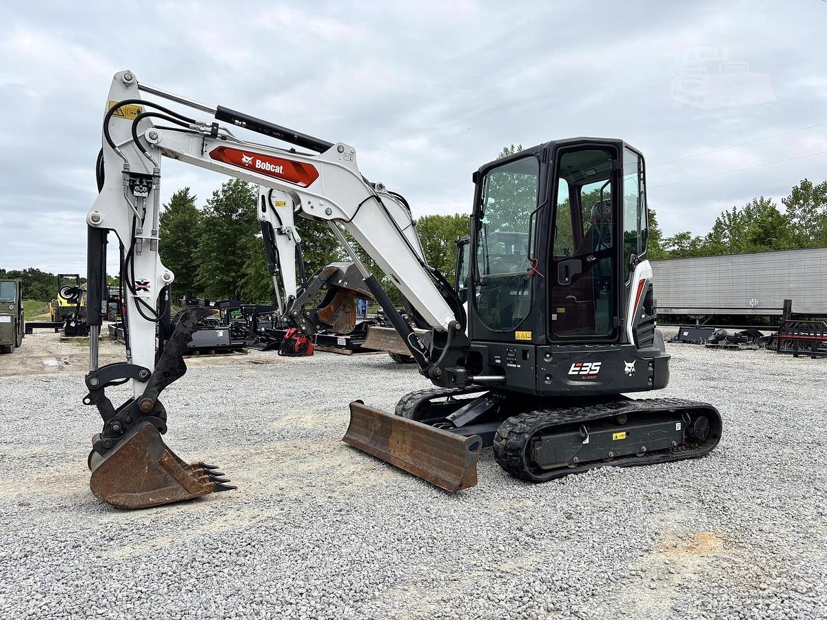2023 BOBCAT E35IR2