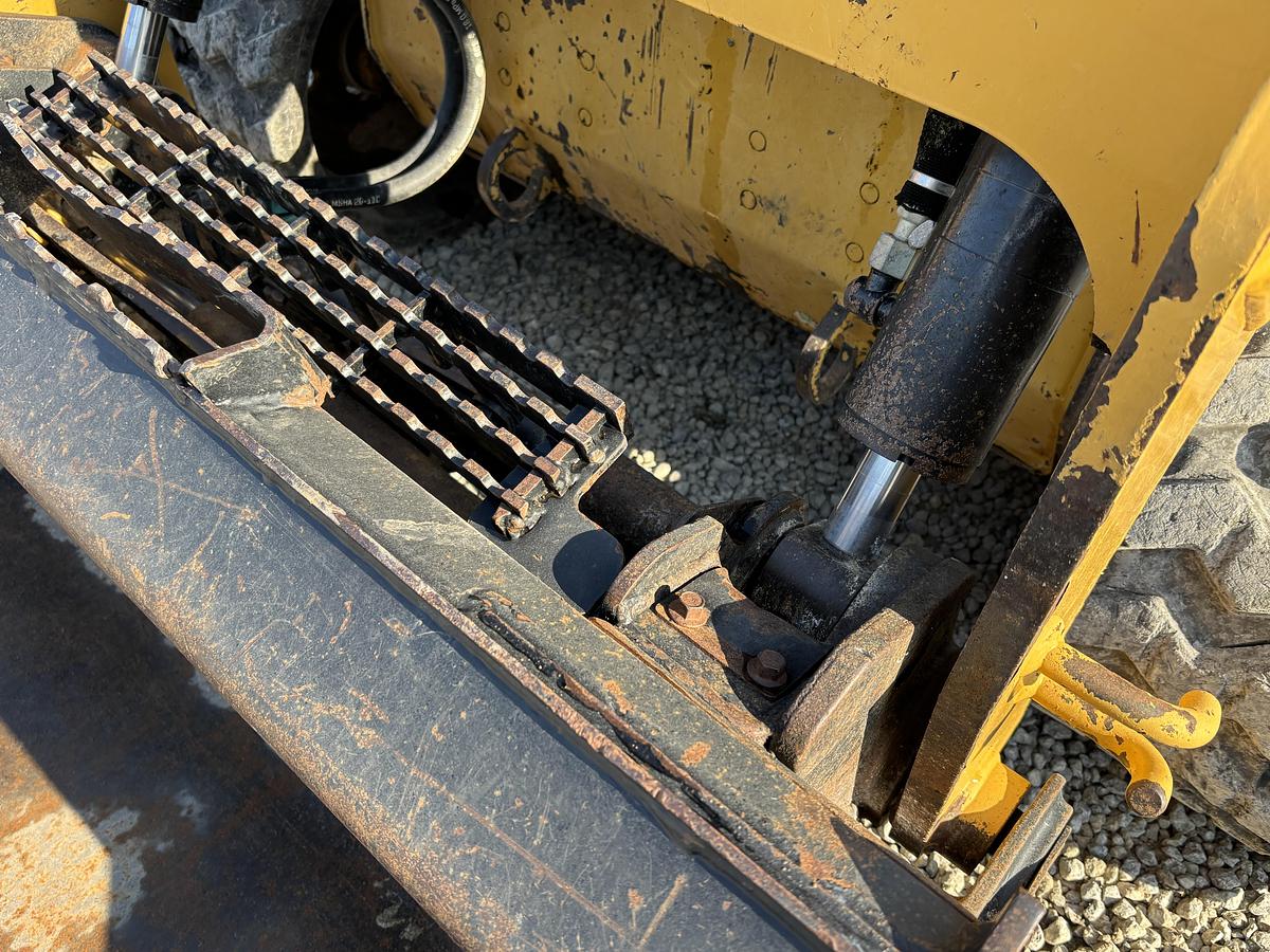 Used 2016 CATERPILLAR 259D