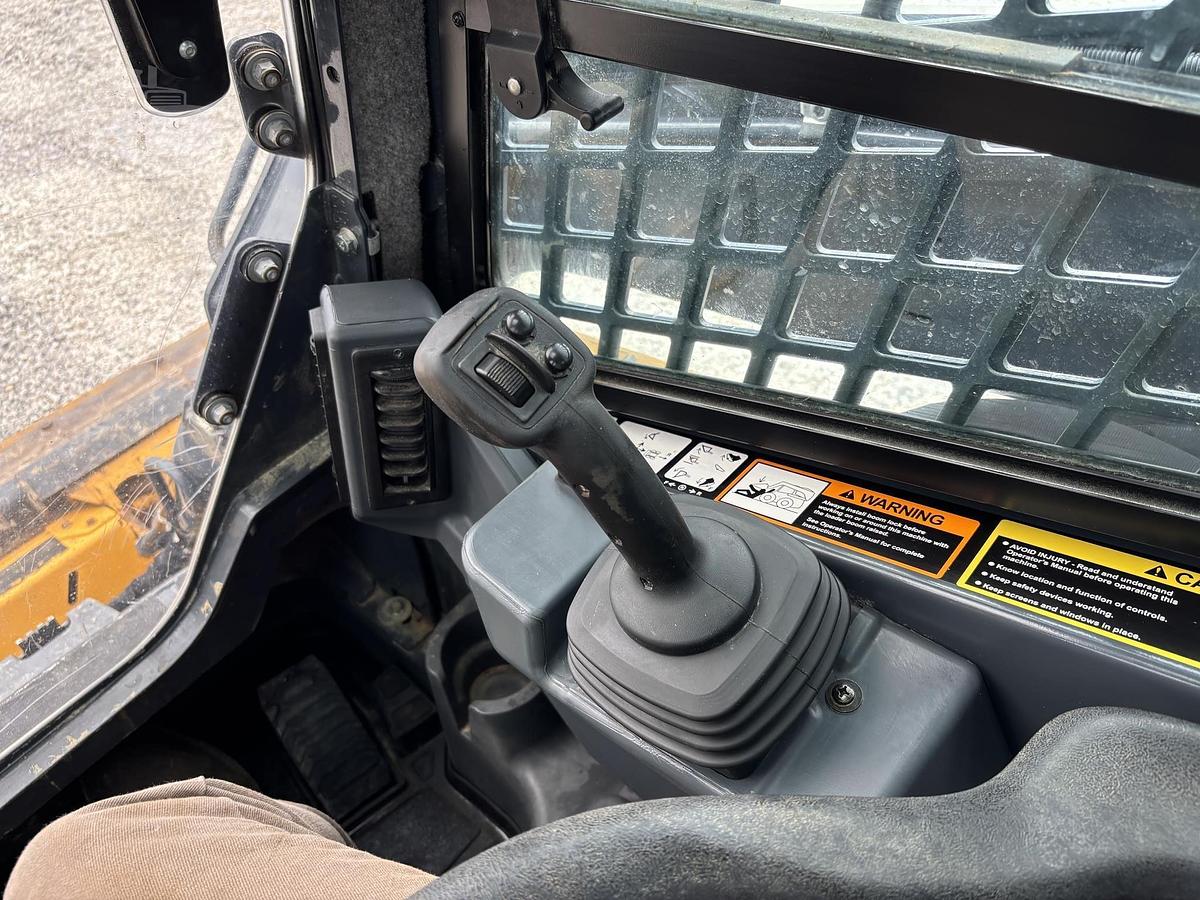 Used 2024 DEERE 333G