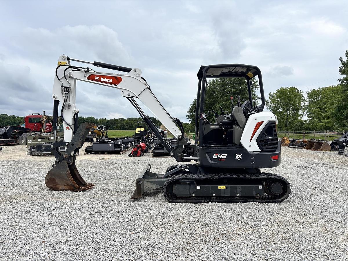 2022 BOBCAT E42R2