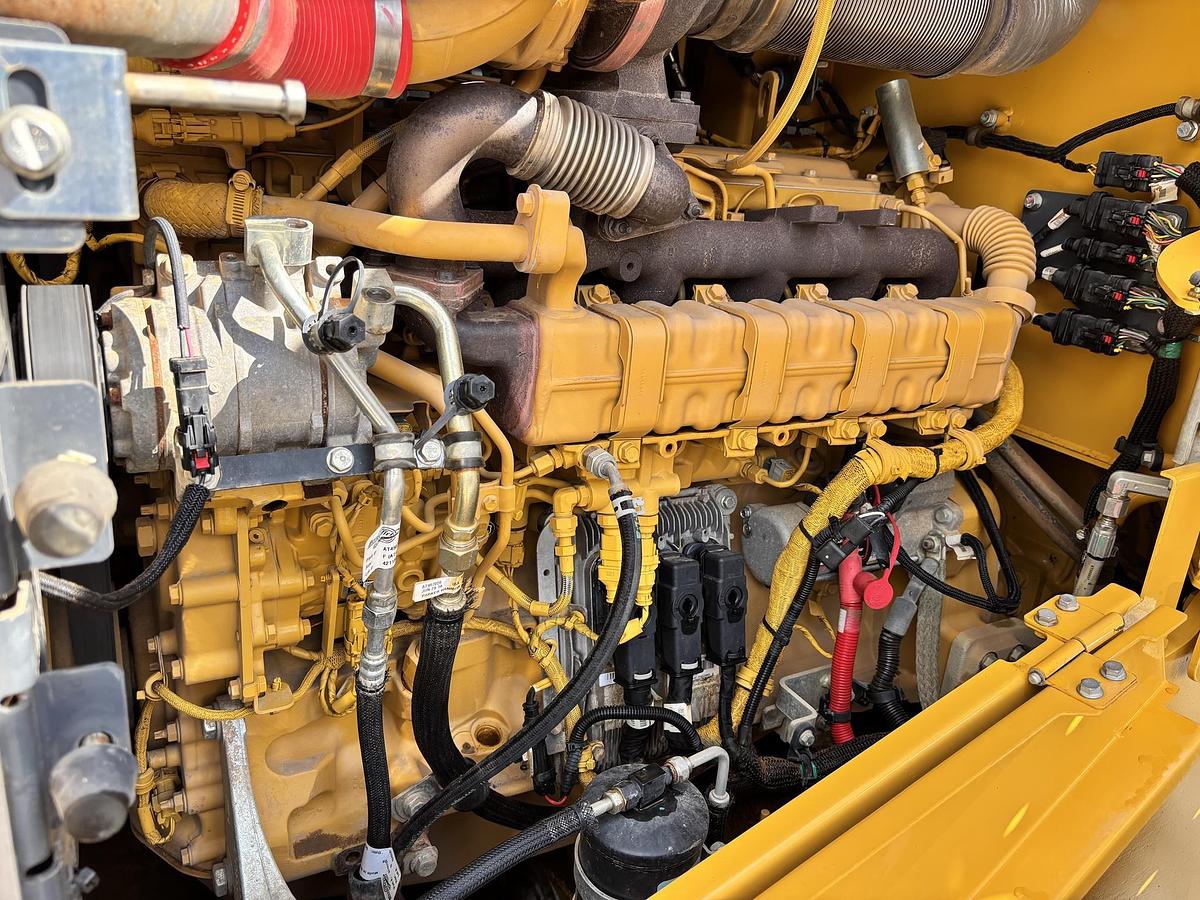 Used 2020 DEERE 624L