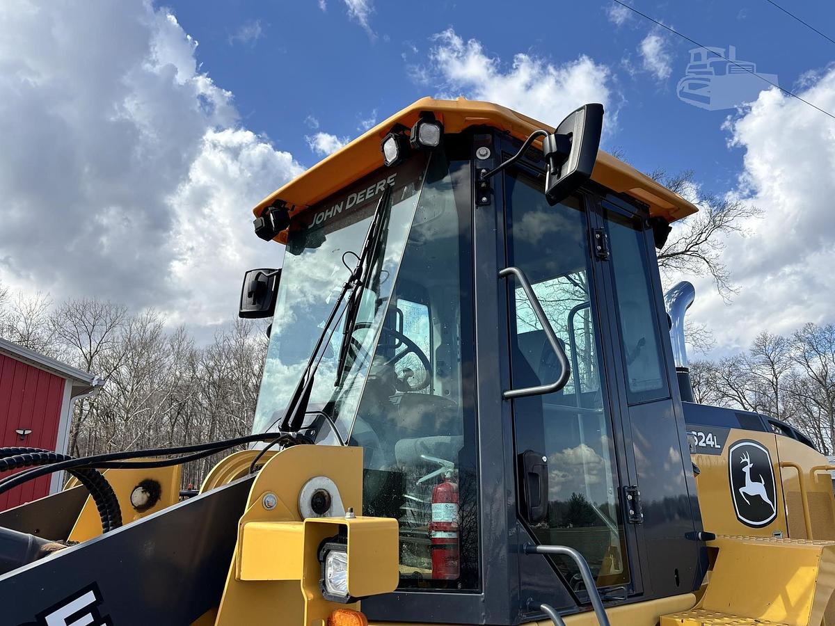 Used 2020 DEERE 624L