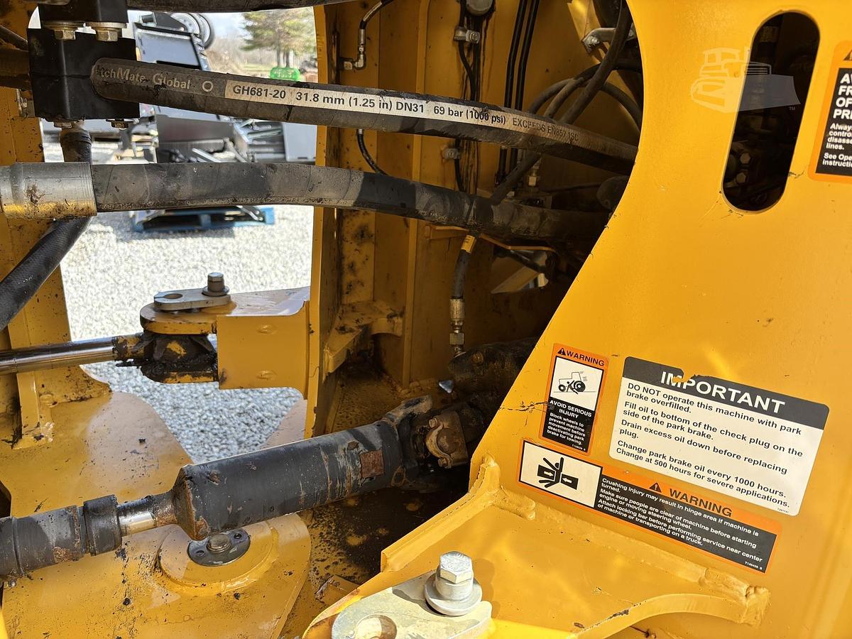 Used 2020 DEERE 624L