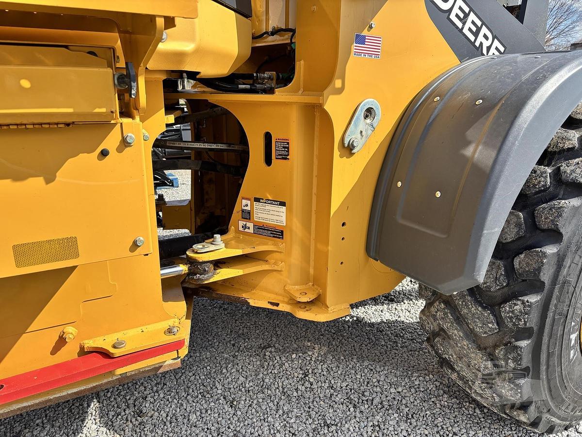 Used 2020 DEERE 624L
