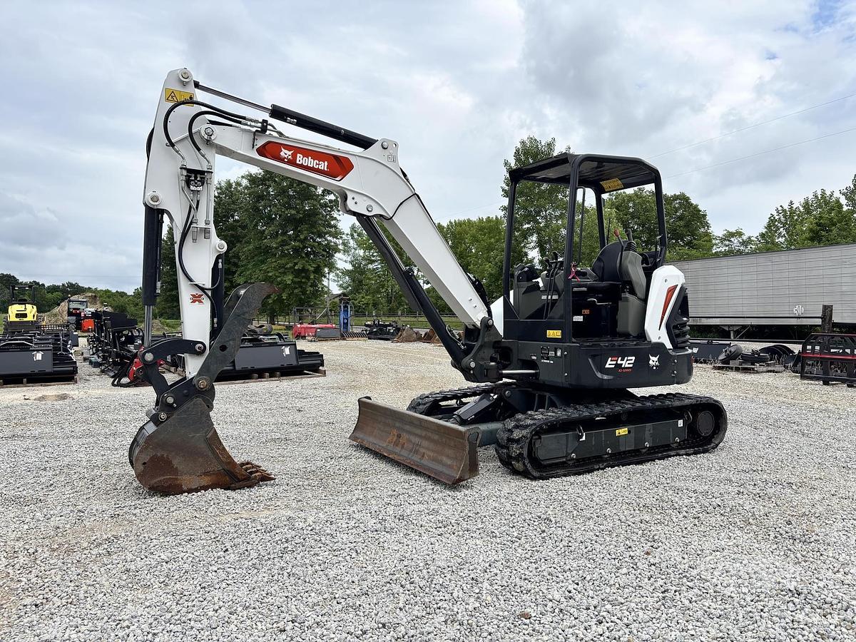2022 BOBCAT E42R2