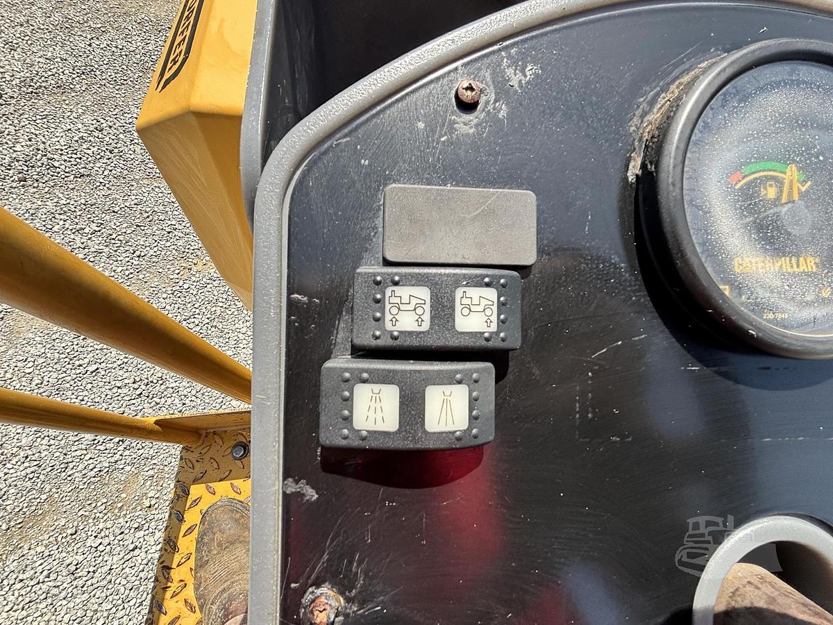 Used 2011 CATERPILLAR CB24