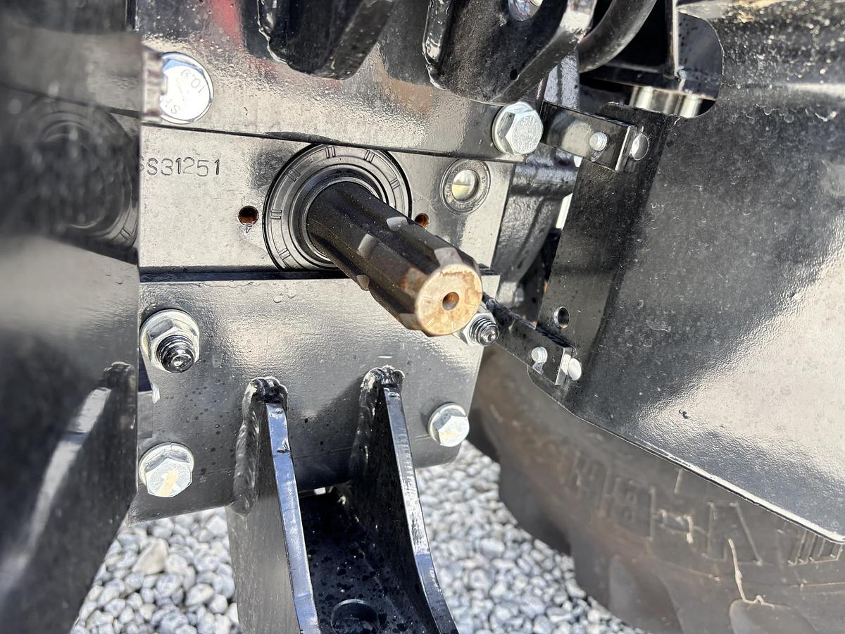 Used 2021 MAHINDRA 2638 HST