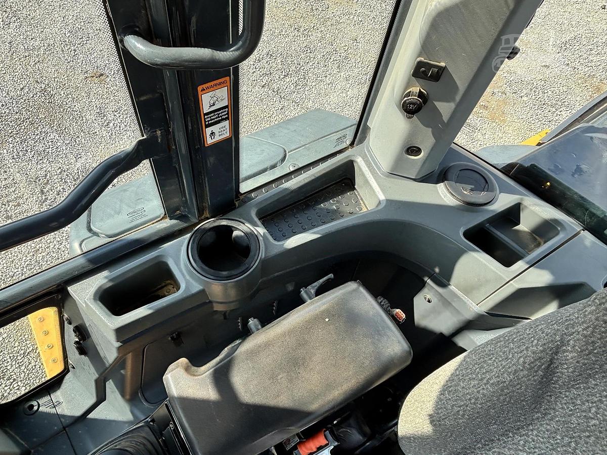 Used 2020 DEERE 624L