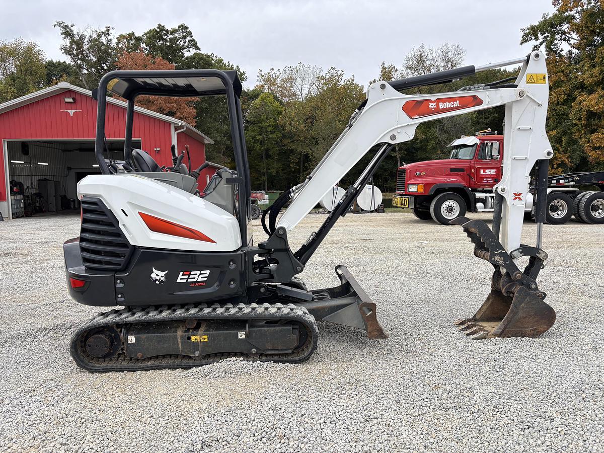 Used 2023 BOBCAT E32r2