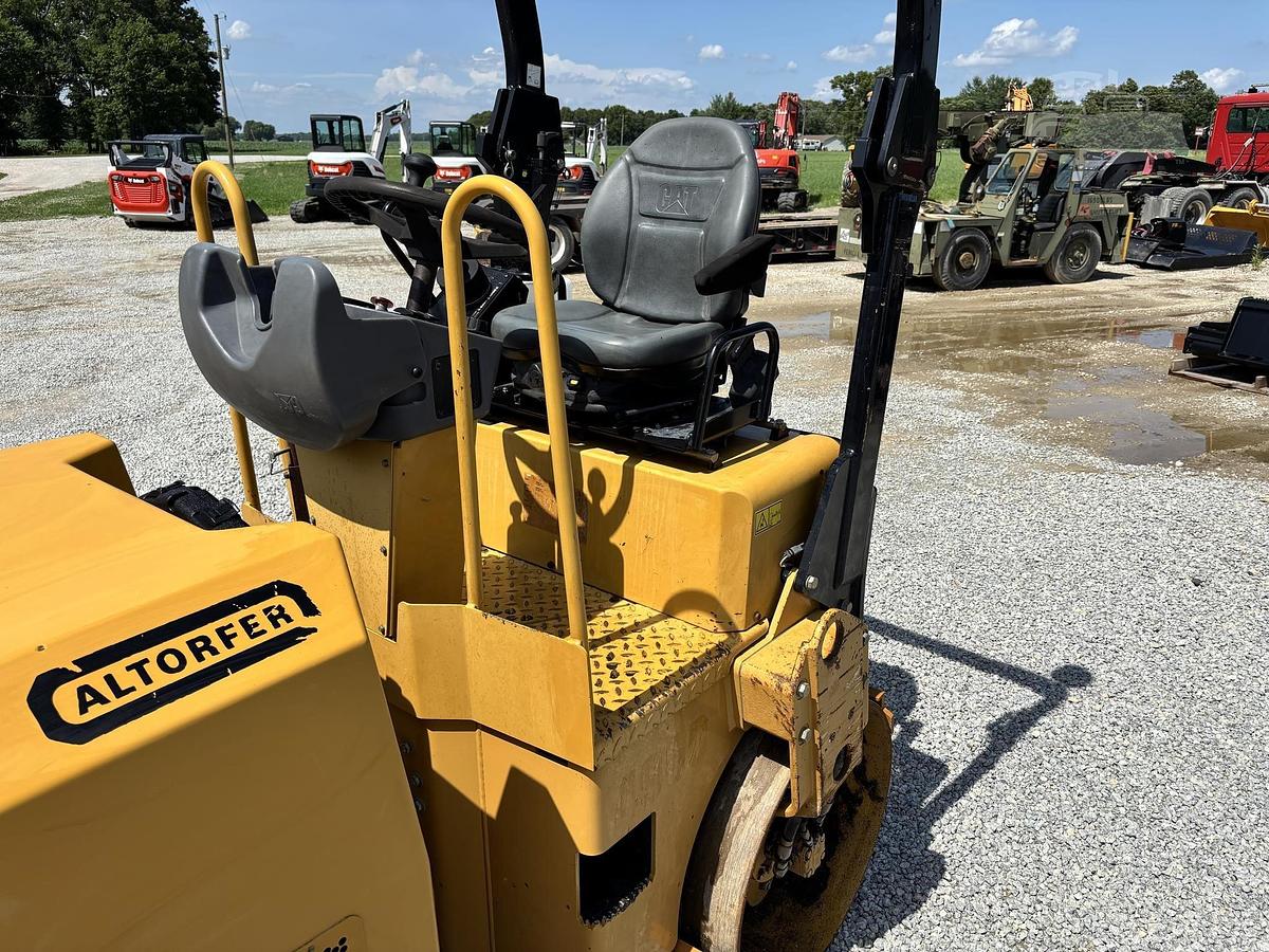 Used 2011 CATERPILLAR CB24
