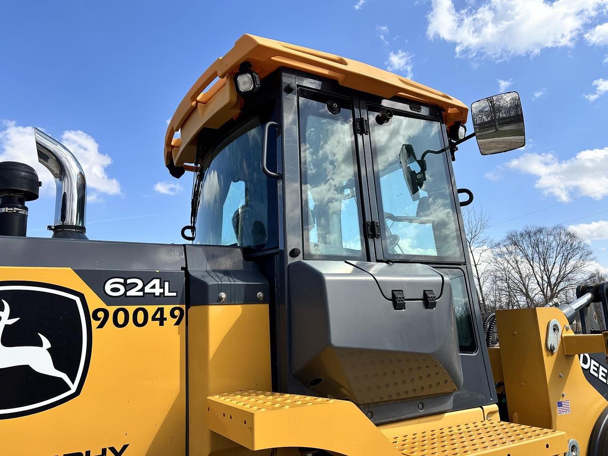 Used 2020 DEERE 624L