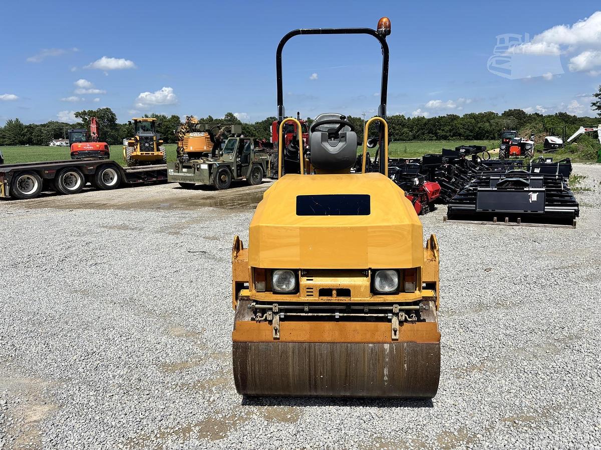 Used 2011 CATERPILLAR CB24