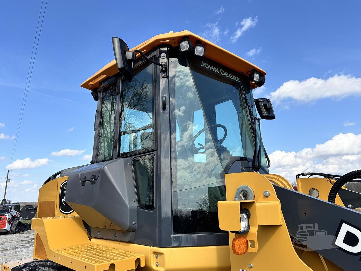 Used 2020 DEERE 624L