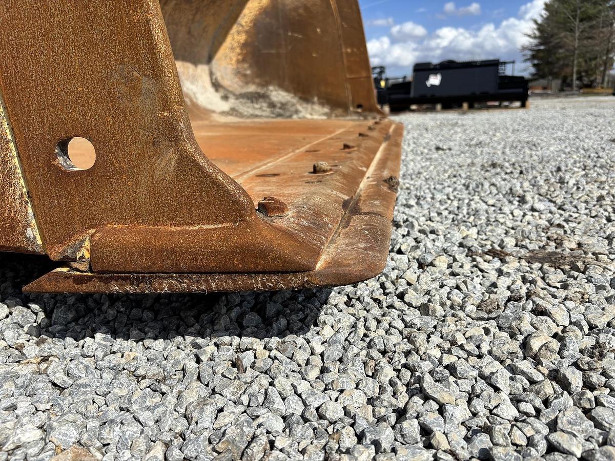 Used 2020 DEERE 624L