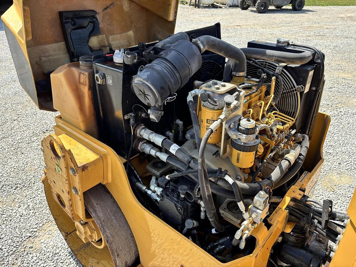 Used 2011 CATERPILLAR CB24