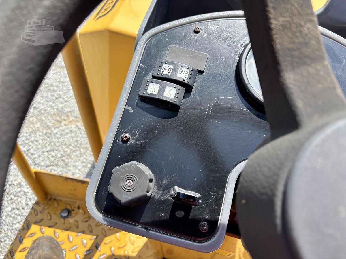 Used 2011 CATERPILLAR CB24