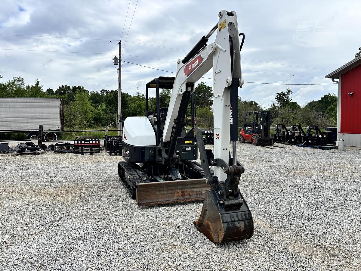 2022 BOBCAT E42R2
