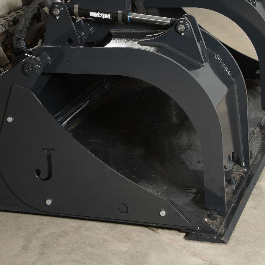 JENKINS IRON & STEEL 62" LOW PROFILE GRAPPLE BUCKET