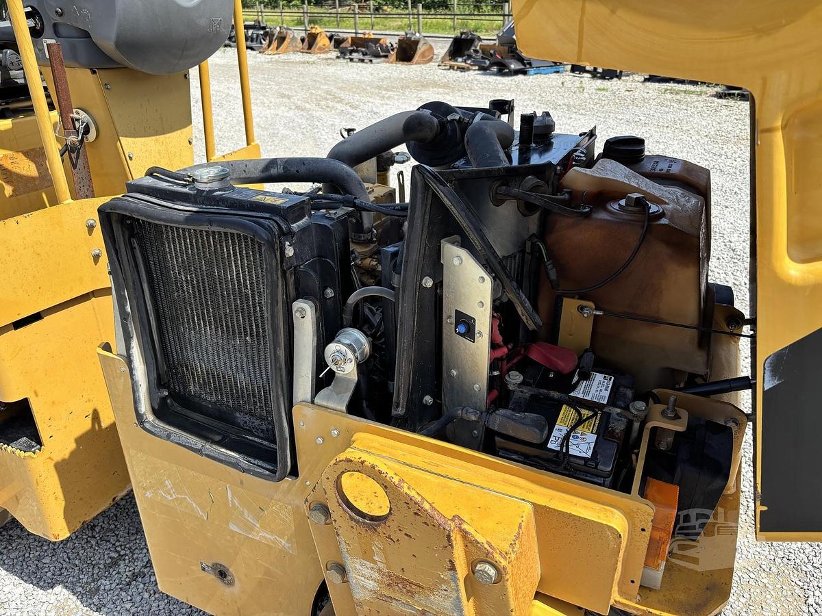 Used 2011 CATERPILLAR CB24