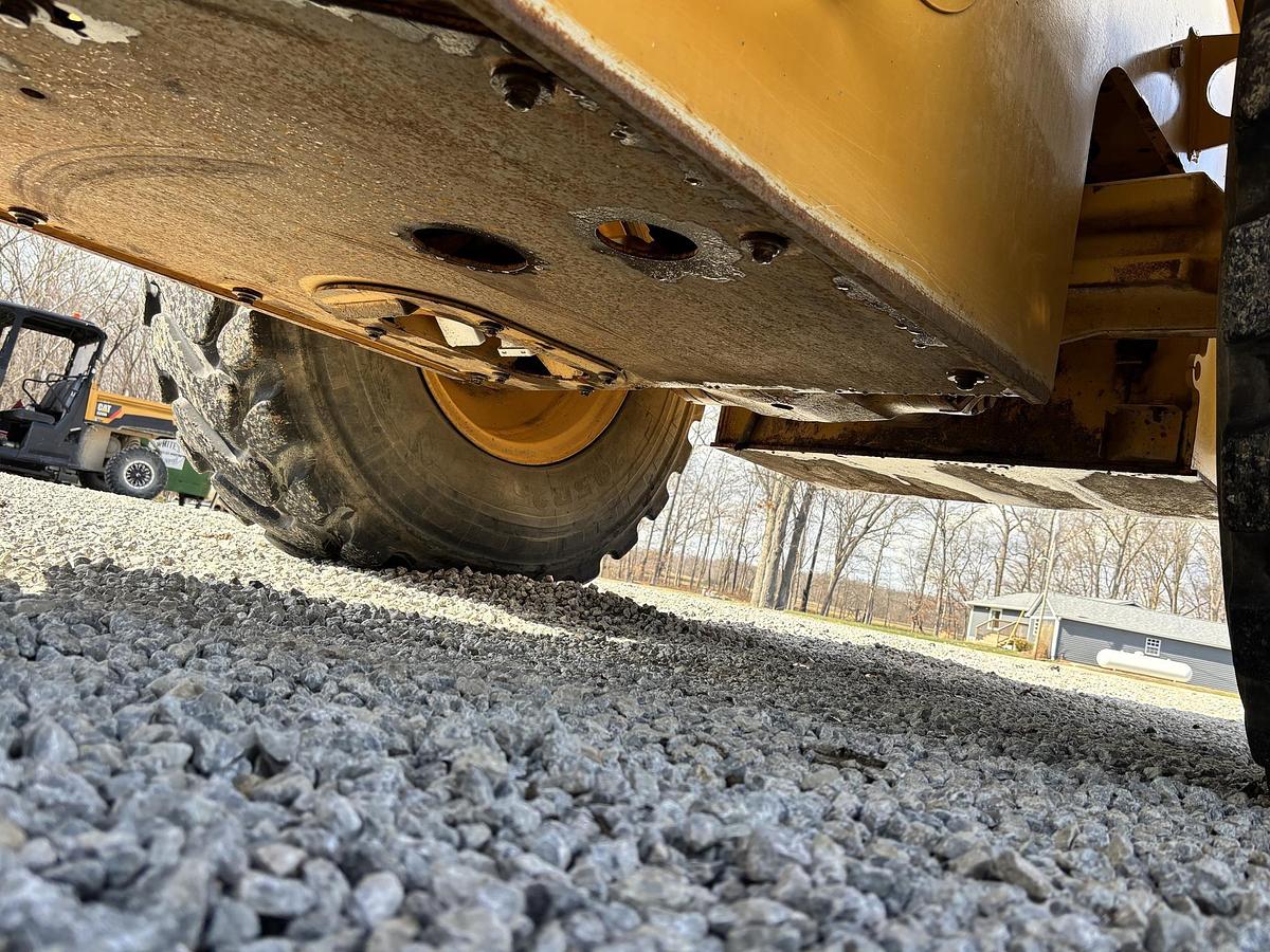 Used 2020 DEERE 624L