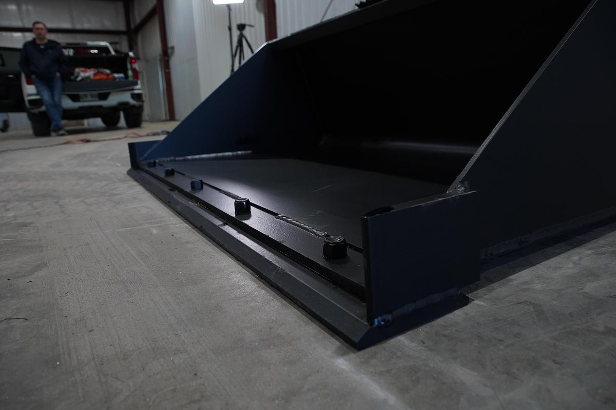 JENKINS IRON & STEEL 36" MINI SKID DIRT BUCKET