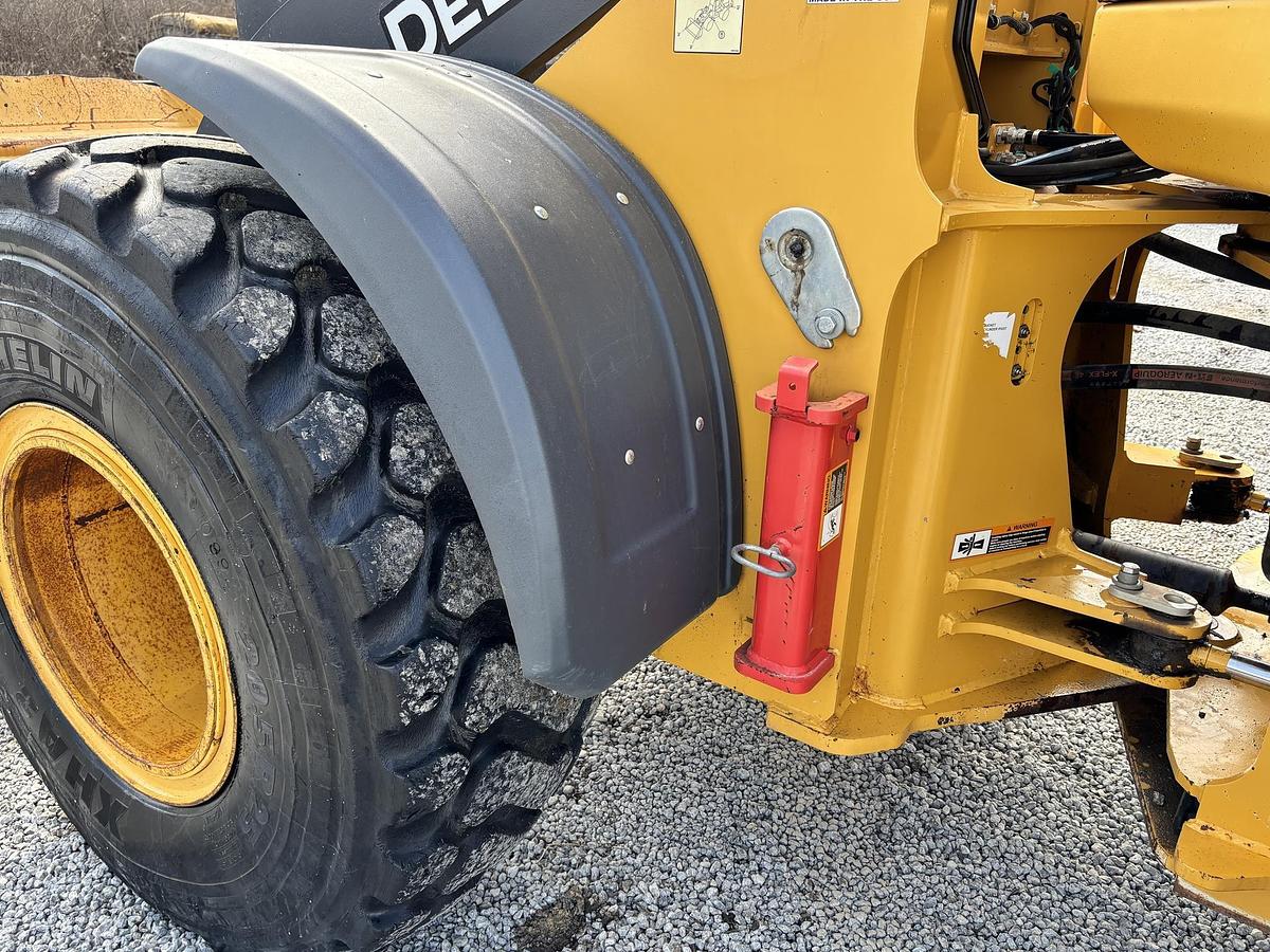 Used 2020 DEERE 624L