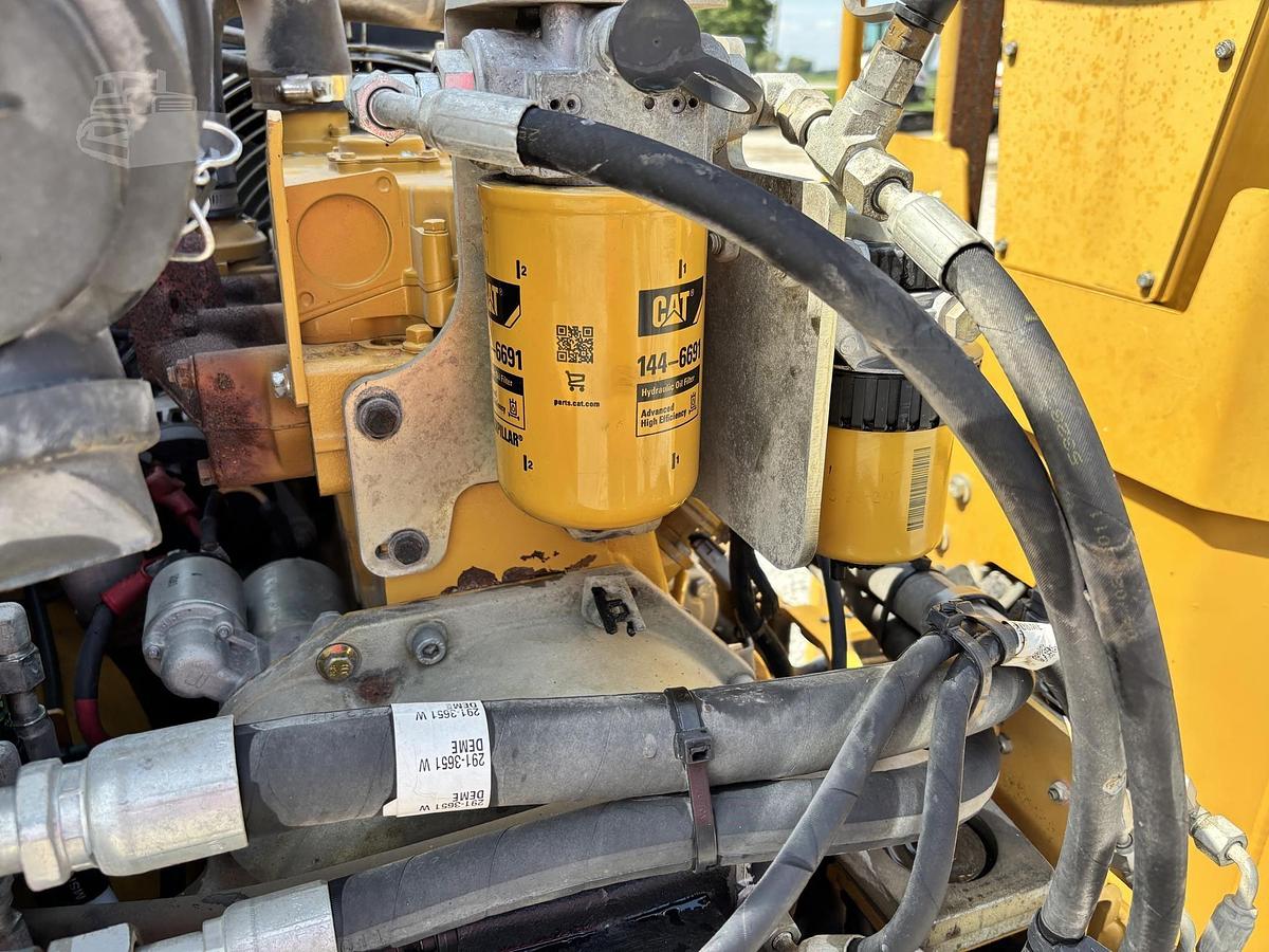 Used 2011 CATERPILLAR CB24