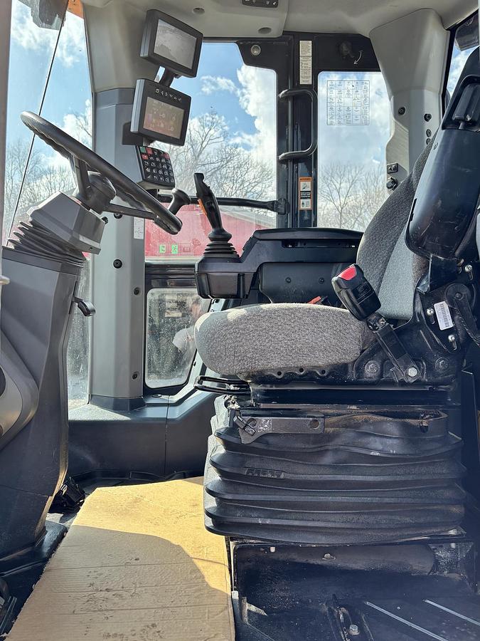 Used 2020 DEERE 624L