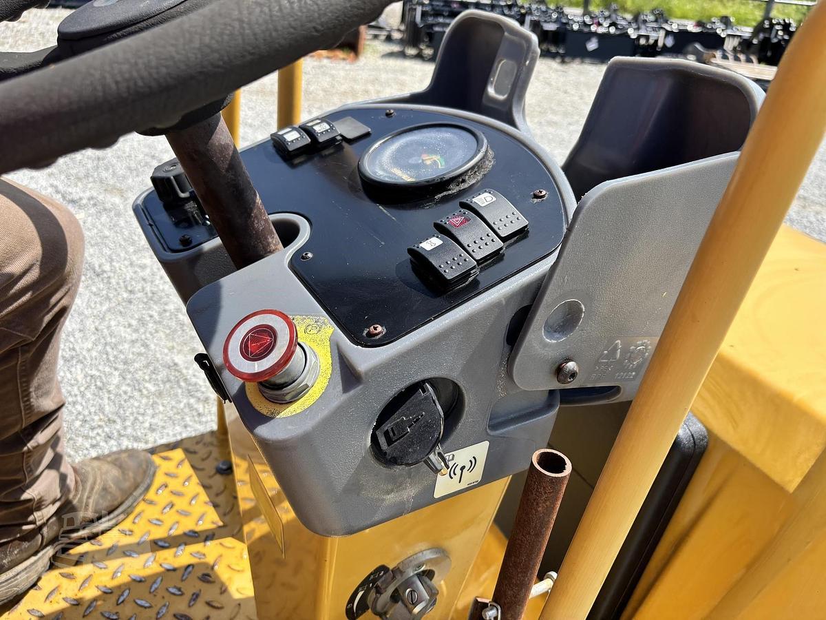 Used 2011 CATERPILLAR CB24