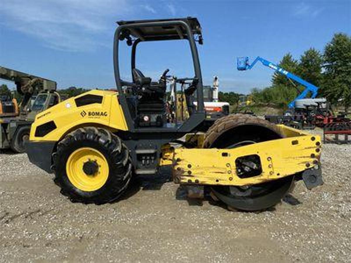 Used Padfoot Compactor - 17,000lbs