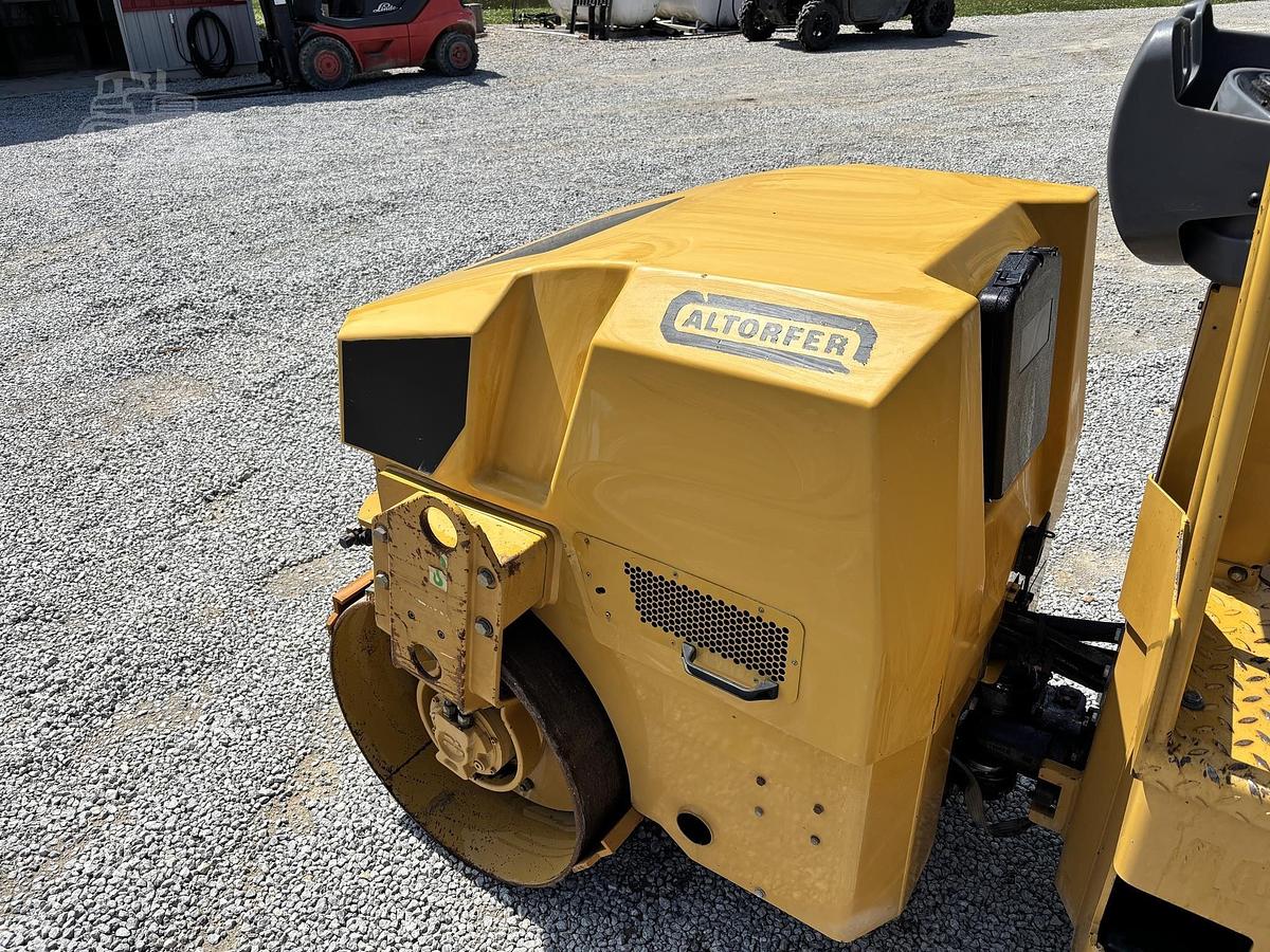 Used 2011 CATERPILLAR CB24