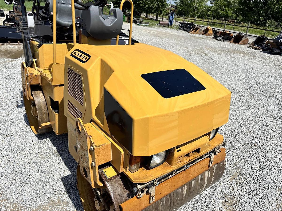 Used 2011 CATERPILLAR CB24