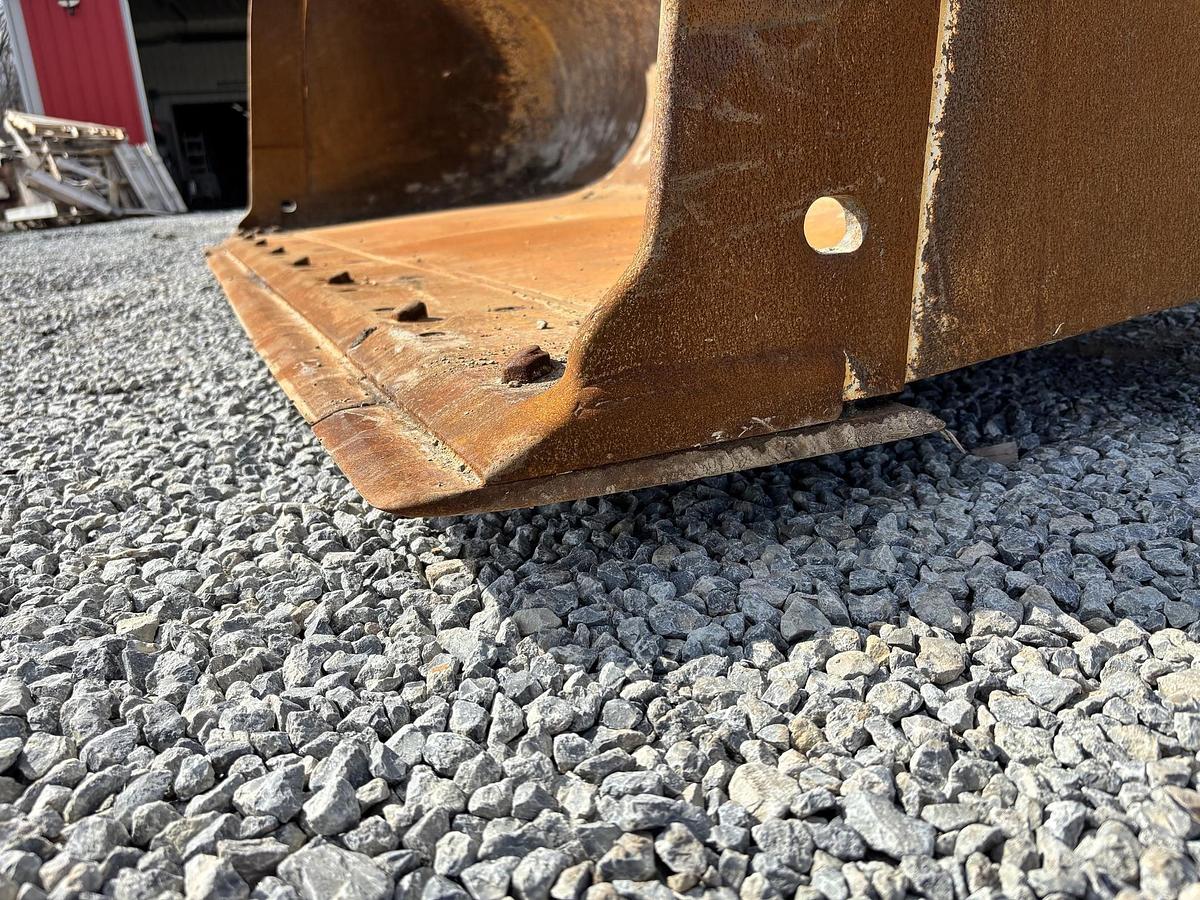 Used 2020 DEERE 624L