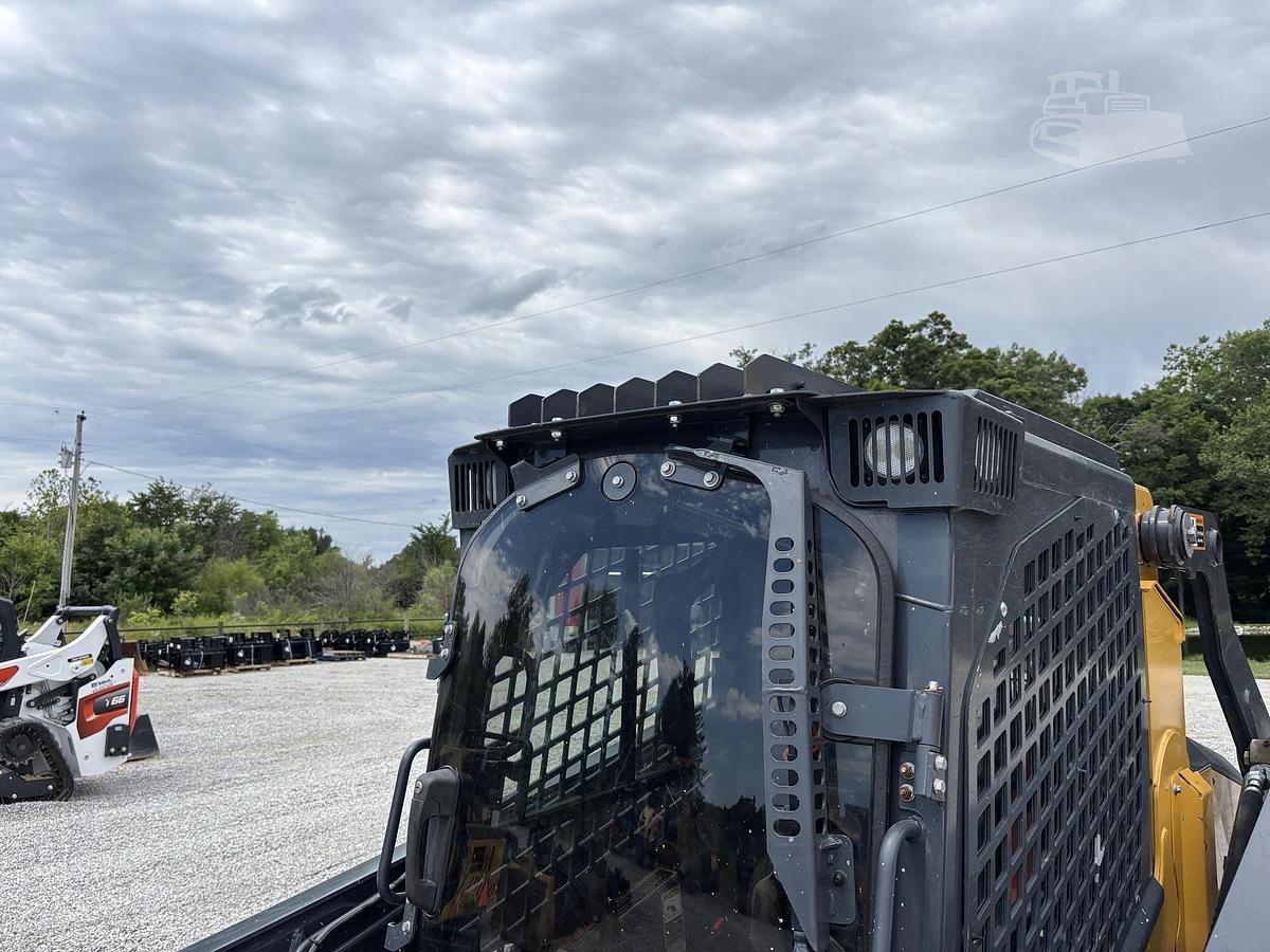 Used 2024 DEERE 333G