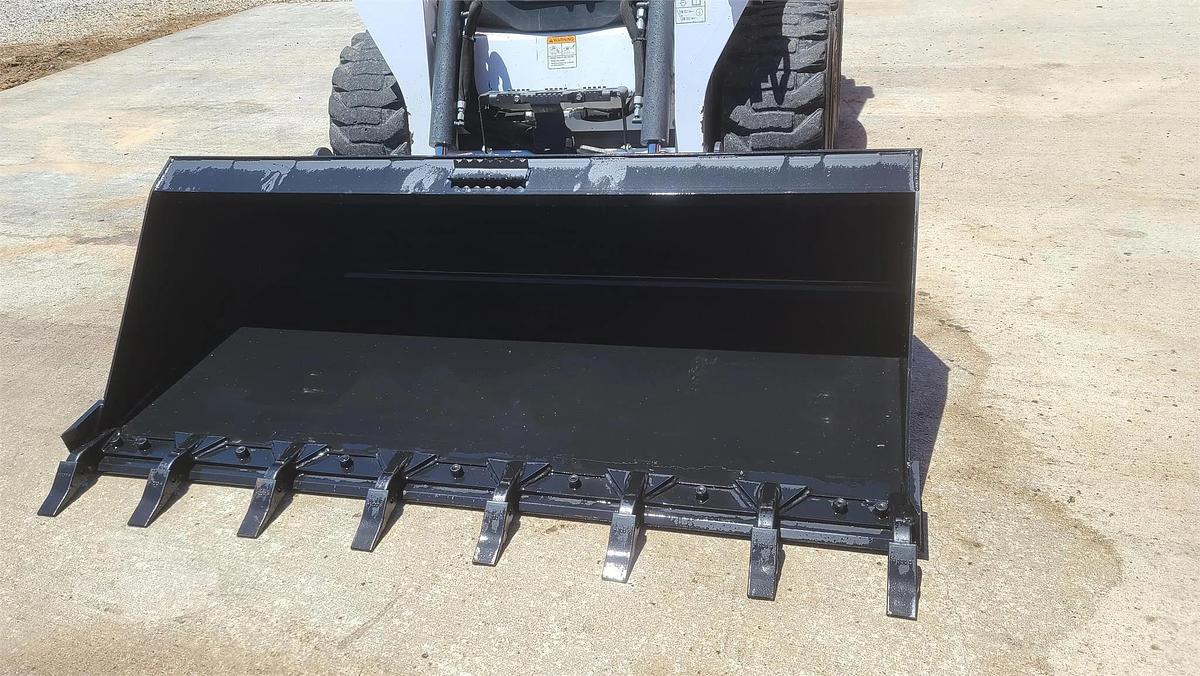 JENKINS IRON & STEEL 62" HD BUCKET W/ TEETH