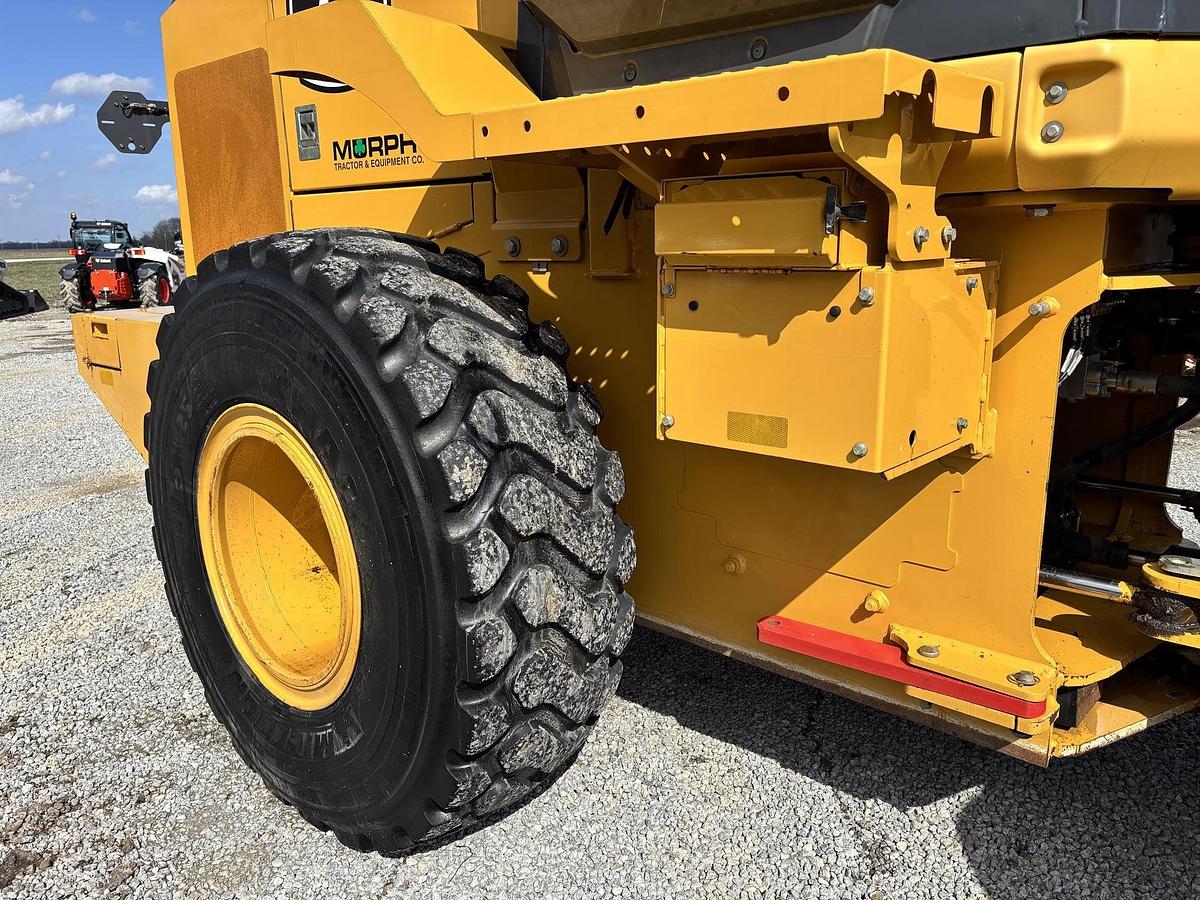 Used 2020 DEERE 624L