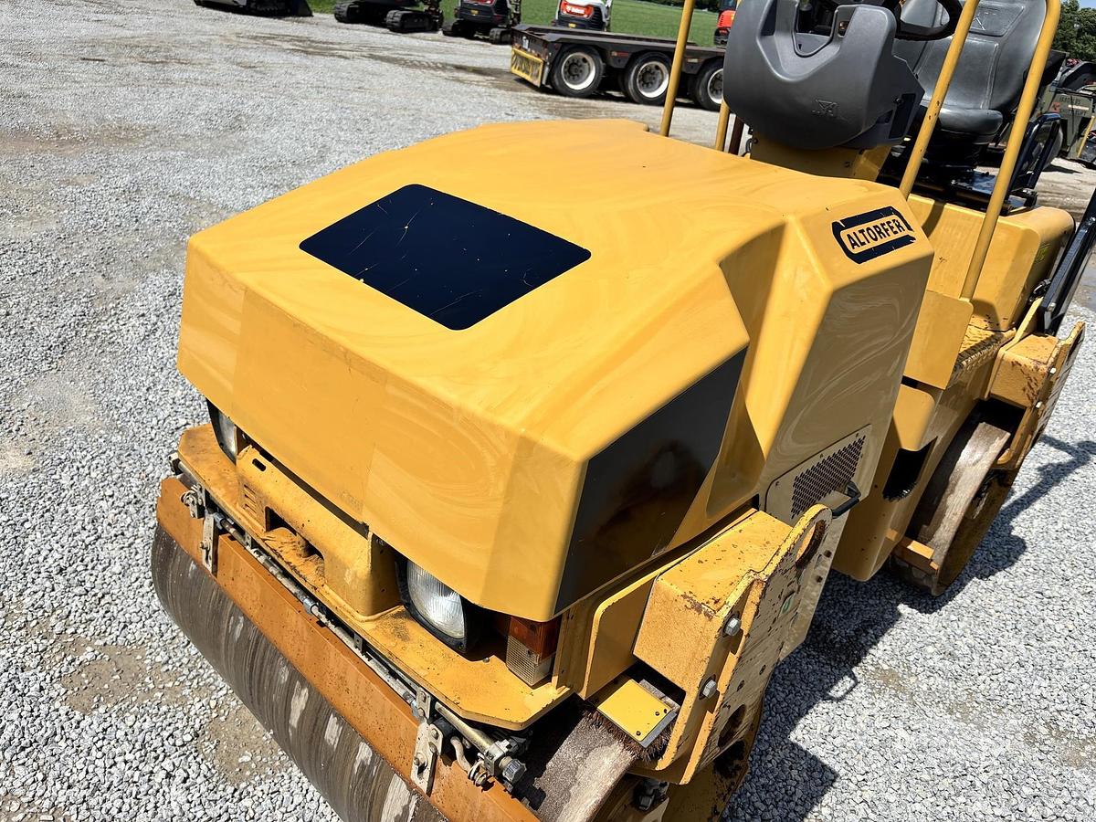 Used 2011 CATERPILLAR CB24