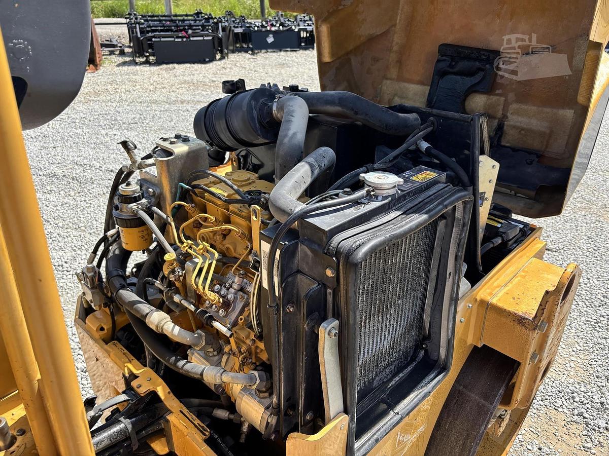 Used 2011 CATERPILLAR CB24