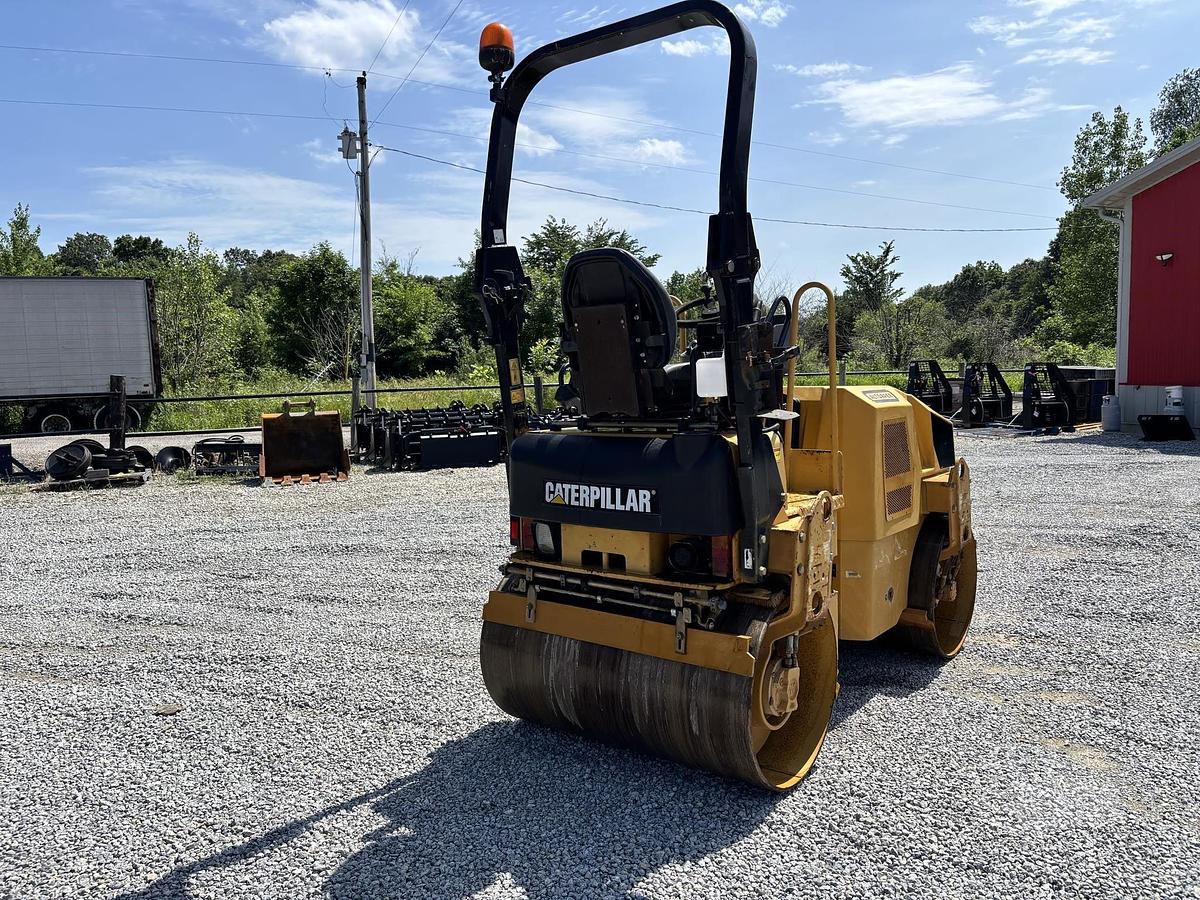 Used 2011 CATERPILLAR CB24