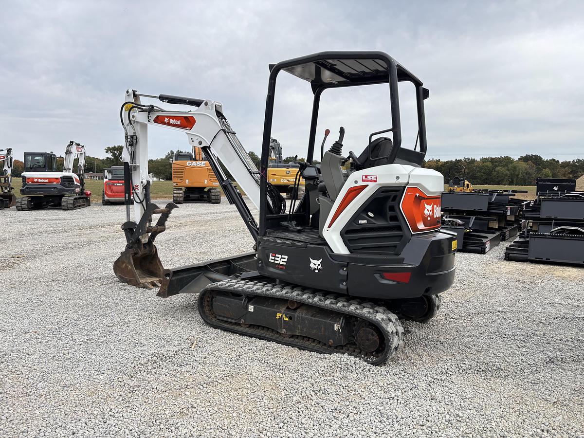 Used 2023 BOBCAT E32r2